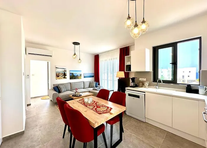 Dejablue Phase 2, Block T2, Unit 3 Апартаменты Kalogrea