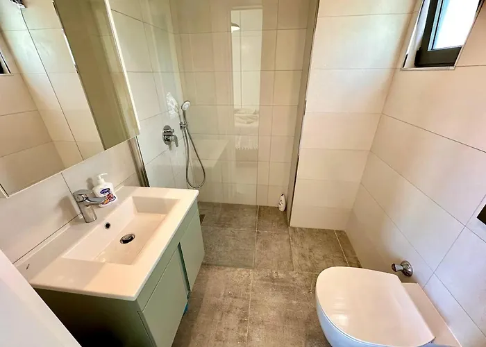 Dejablue Phase 2, Block T2, Unit 3 דירה Kalogrea